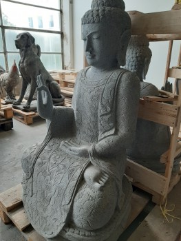 Sitzender Buddha mit floralem Muster 100cm